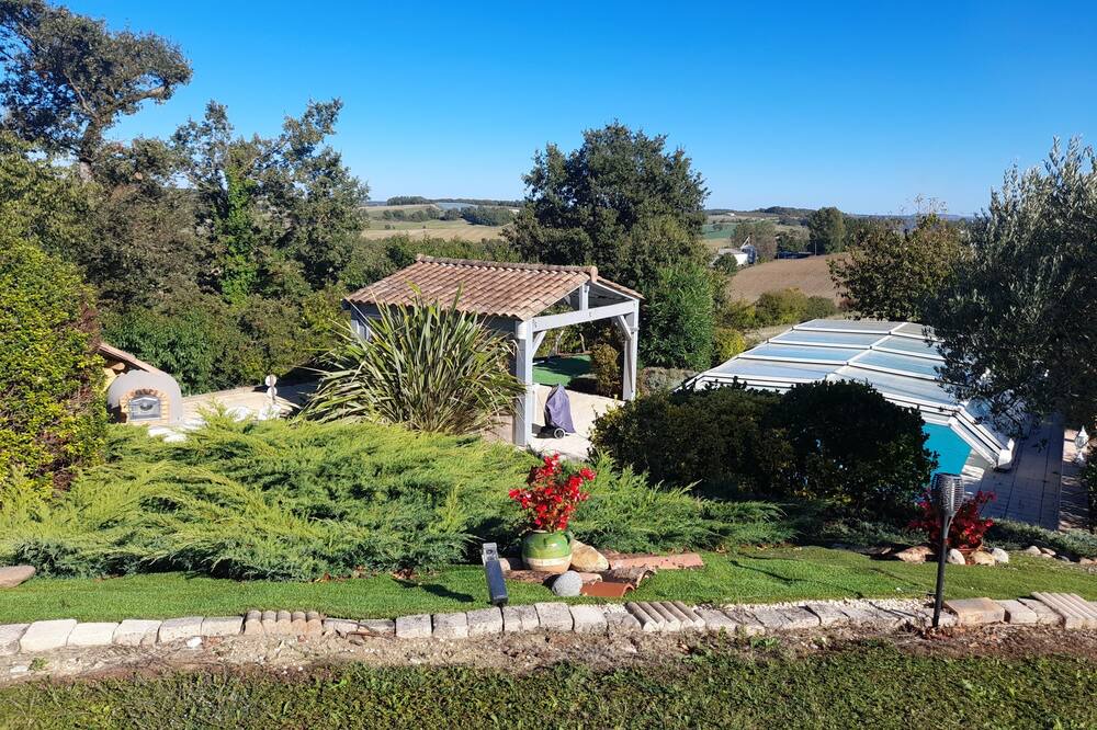 Photo of Outdoor in Cancon