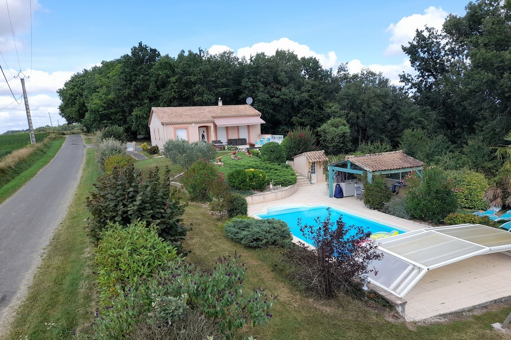 Photo of Outdoor in Cancon