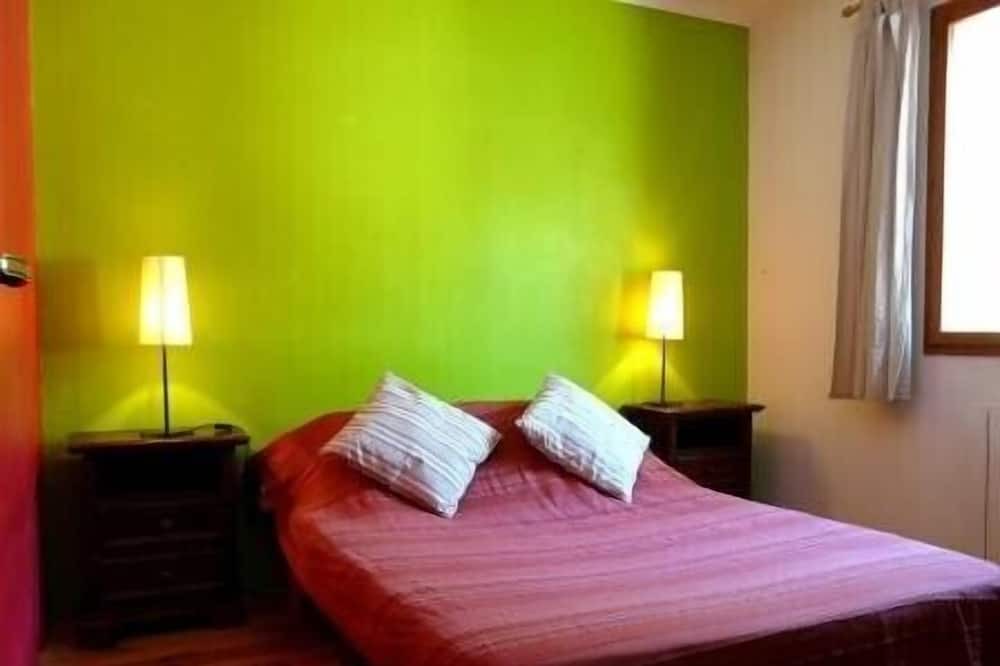 Photo of Bedroom in Saint-Benezet