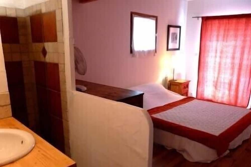 Photo of Bedroom in Saint-Benezet