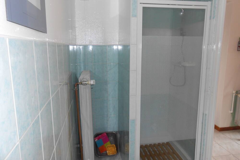Photo of Bathroom in Russ