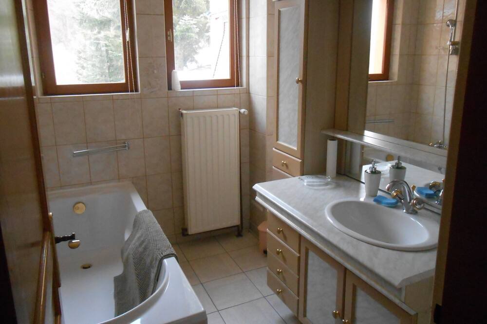 Photo of Bathroom in Russ
