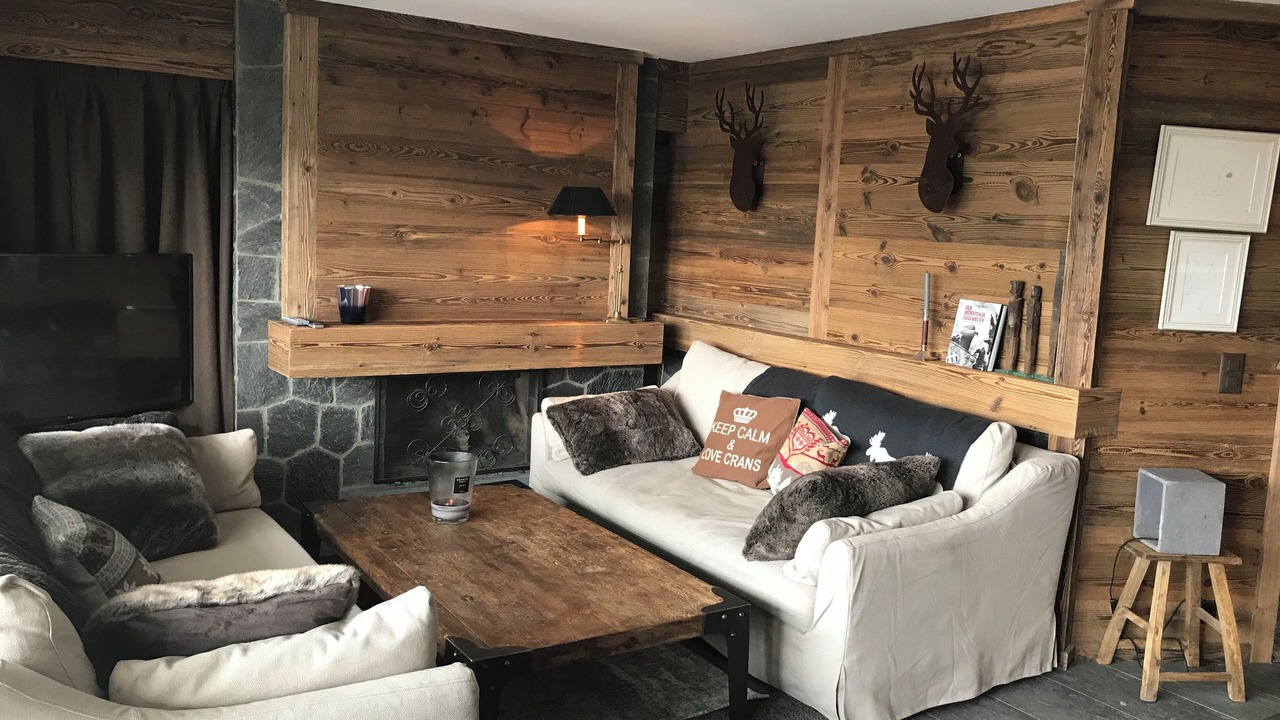 Photo of Livingroom in Lens
