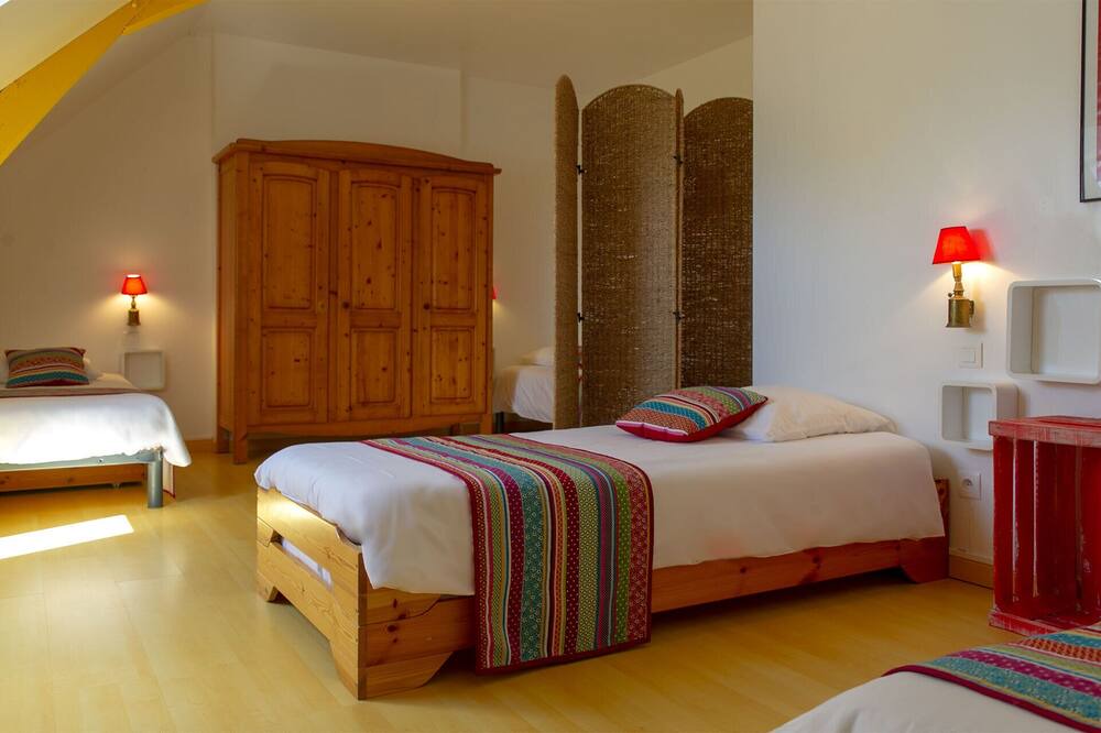 Photo of Bedroom in Pontigne