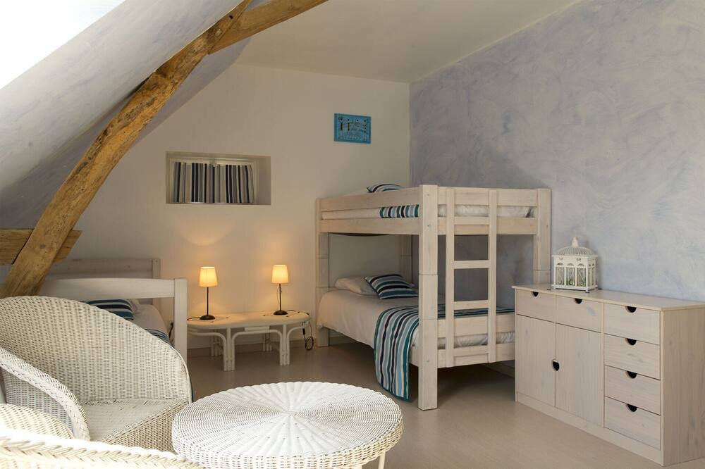 Photo of Bedroom in Pontigne