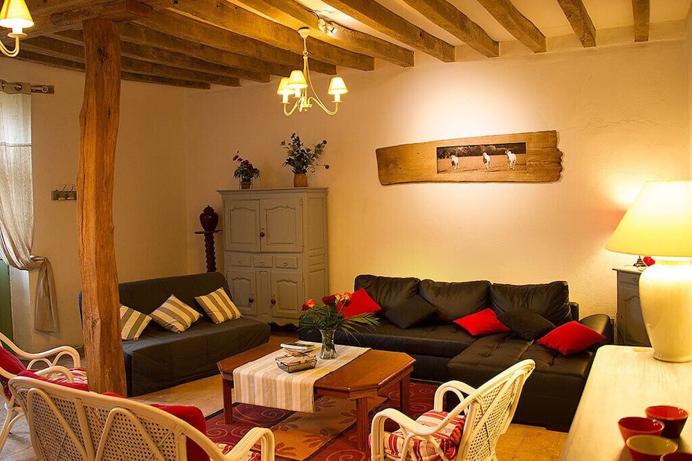 Photo of Livingroom in Pontigne