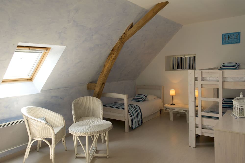 Photo of Bedroom in Pontigne