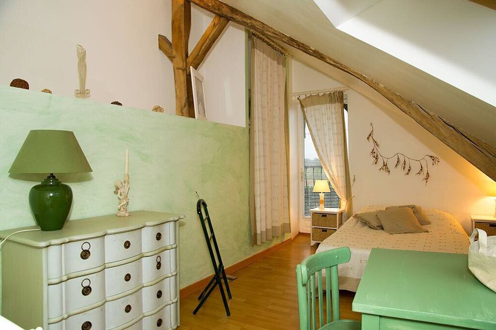 Photo of Bedroom in Pontigne
