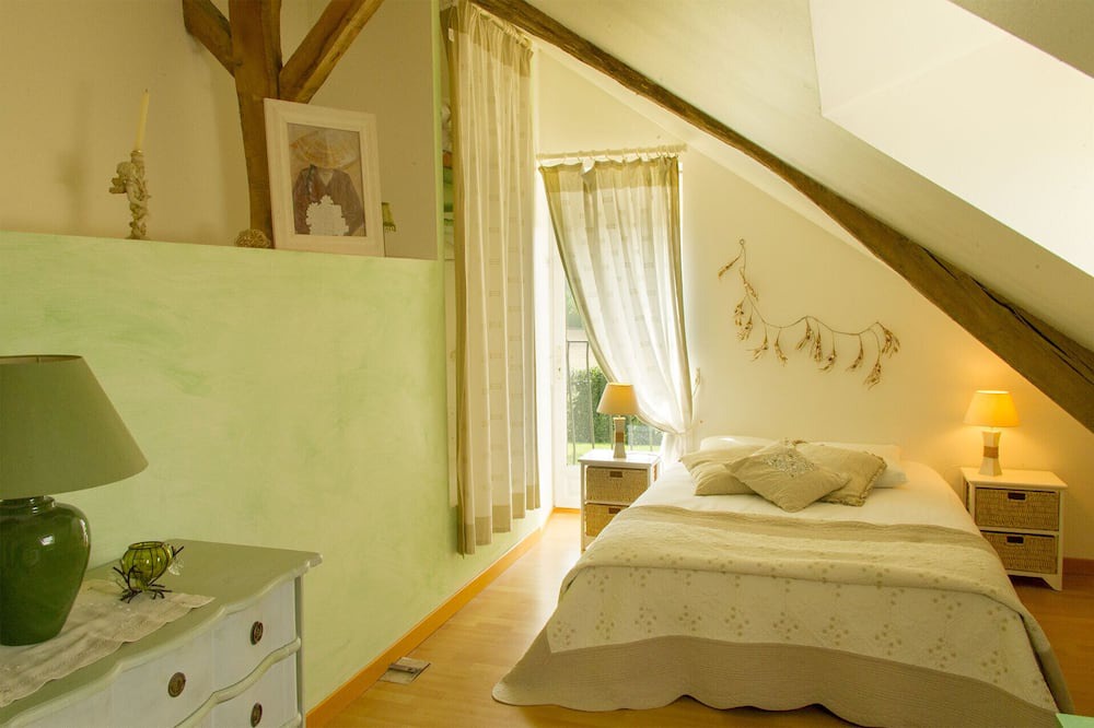 Photo of Bedroom in Pontigne