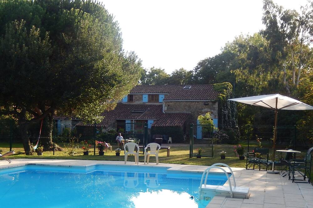 Photo of Outdoor in Bessay