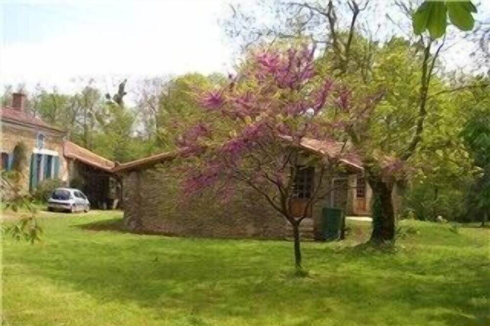 Photo of Outdoor in Bessay