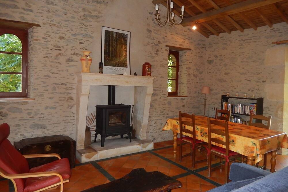 Photo of Livingroom in Bessay