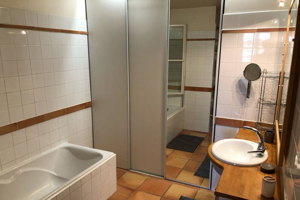Photo of Bathroom in Baillargues
