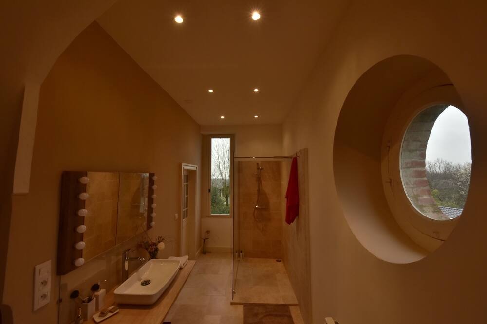 Photo of Bathroom in Mouzieys-Teulet