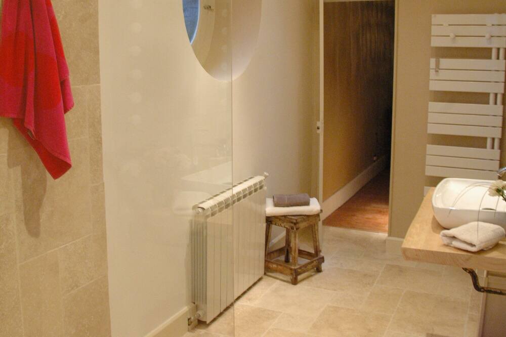 Photo of Bathroom in Mouzieys-Teulet