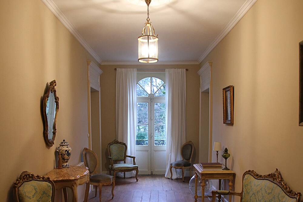 Photo of Livingroom in Mouzieys-Teulet