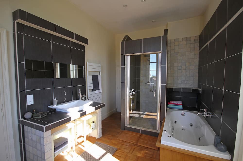 Photo of Bathroom in Mouzieys-Teulet