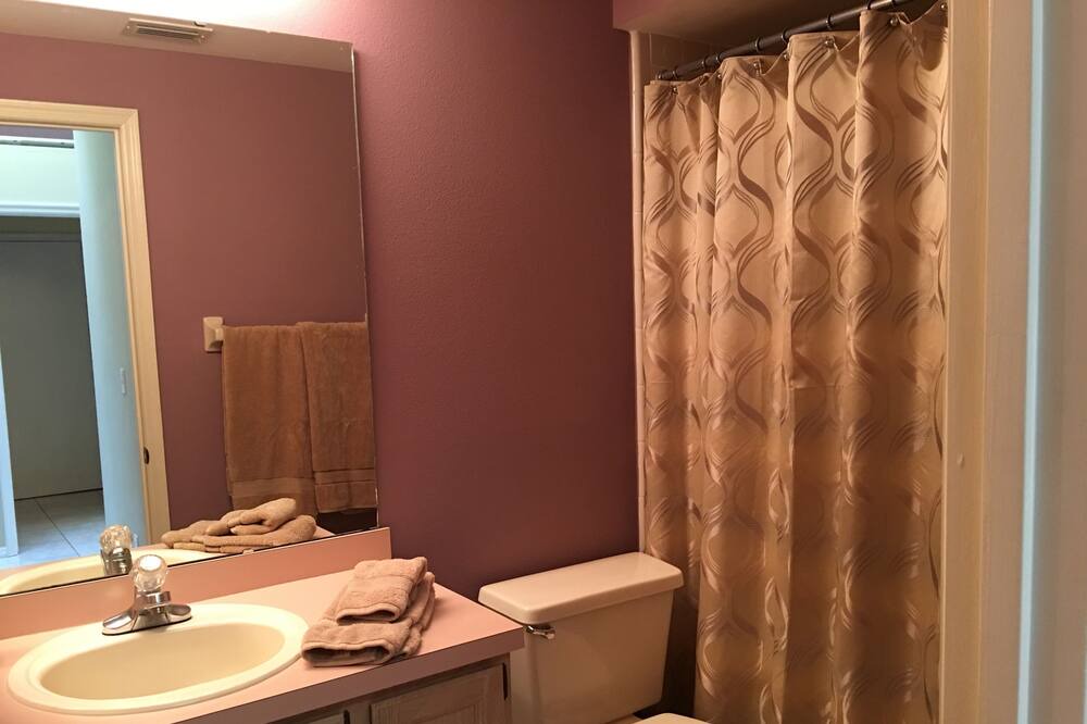 Photo of Bathroom in Meadow Woods