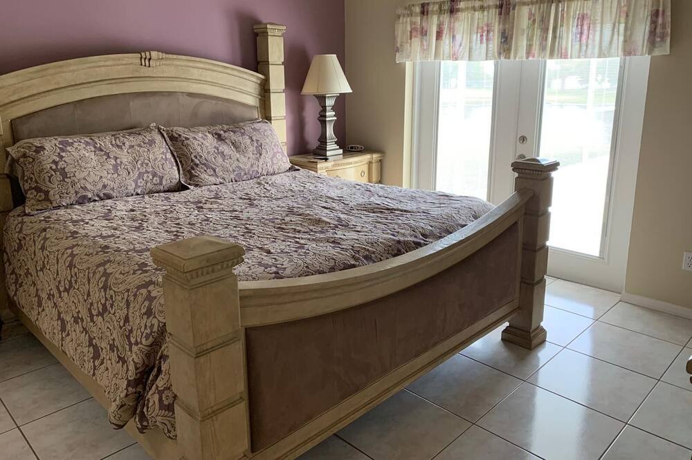 Photo of Bedroom in Meadow Woods