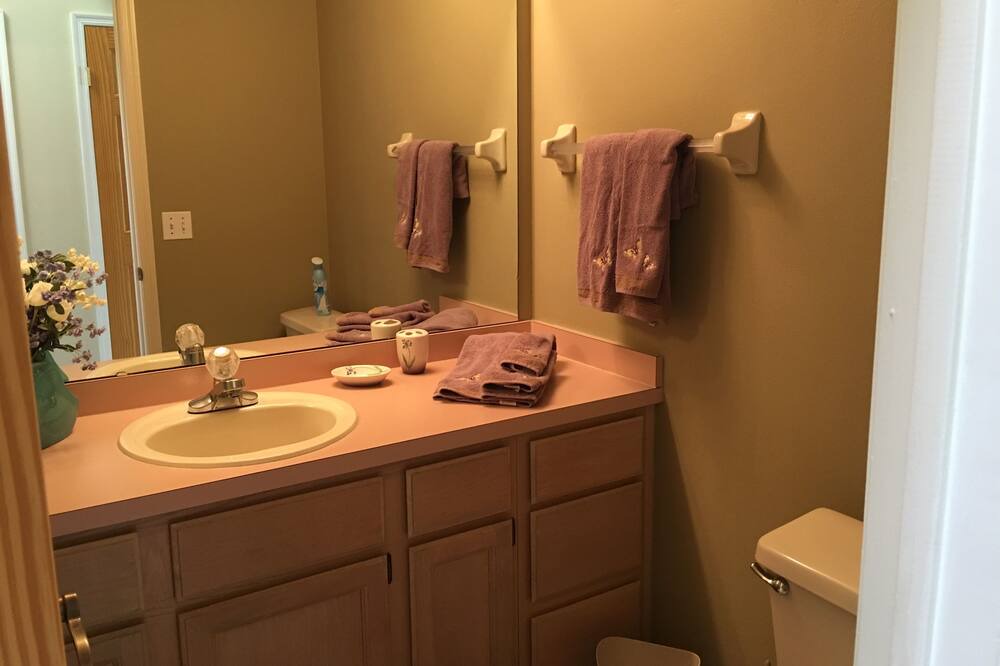 Photo of Bathroom in Meadow Woods