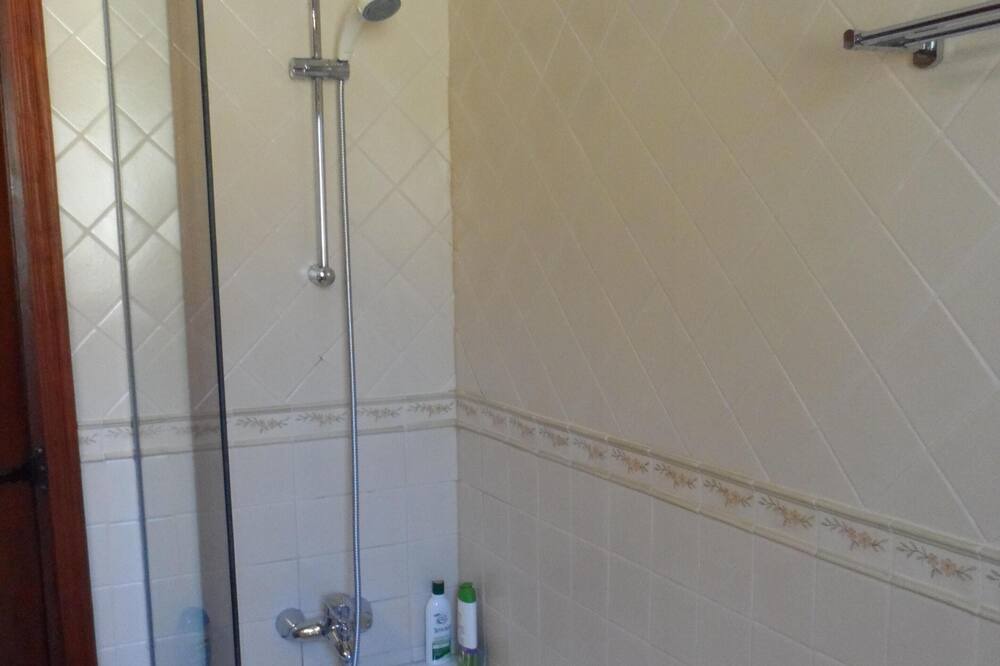 Photo of Bathroom in Benimeit