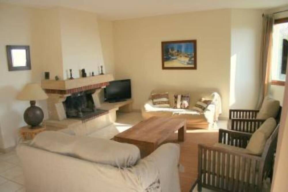 Photo of Livingroom in Poggio-di-Nazza