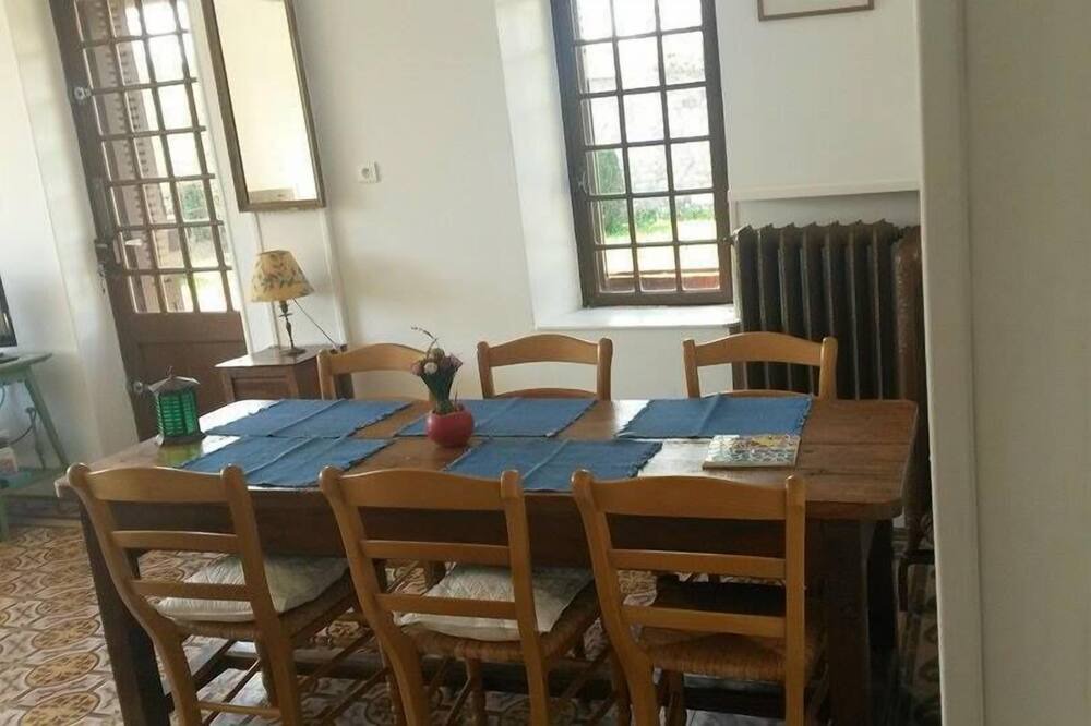 Photo of Kitchen in Porte-Joie