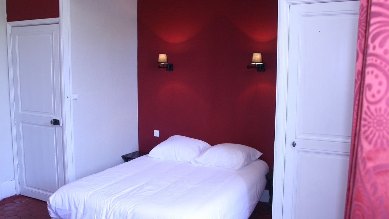 Photo of Bedroom in Imphy