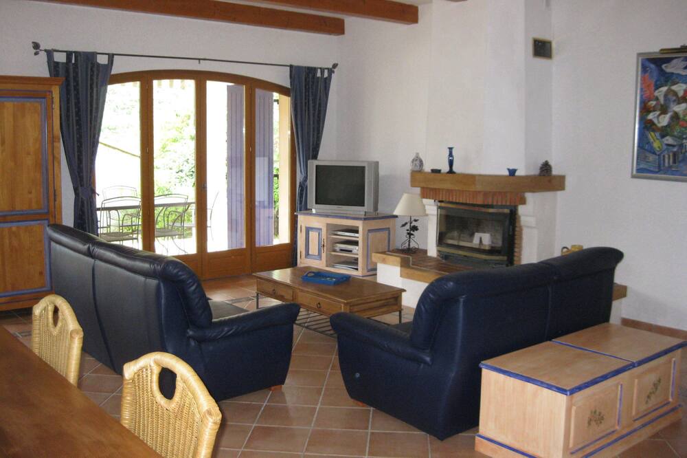 Photo of Livingroom in Saint-Martin-d'Ardeche