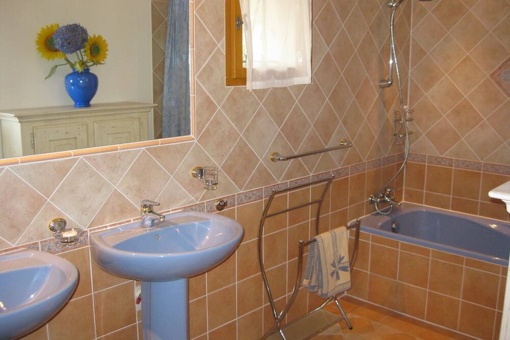 Photo of Bathroom in Saint-Martin-d'Ardeche