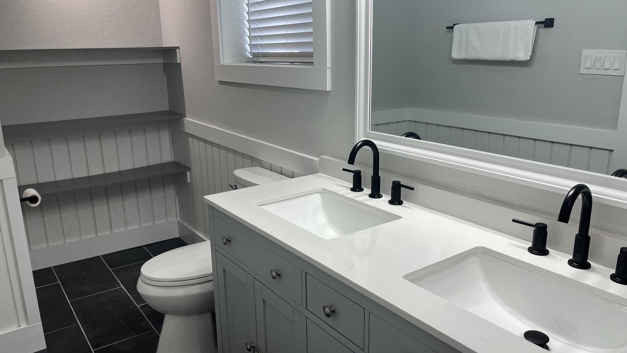 Photo of Bathroom in Kitty Hawk
