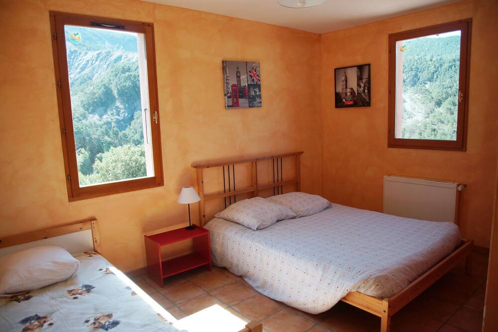 Photo of Bedroom in Beaujeu