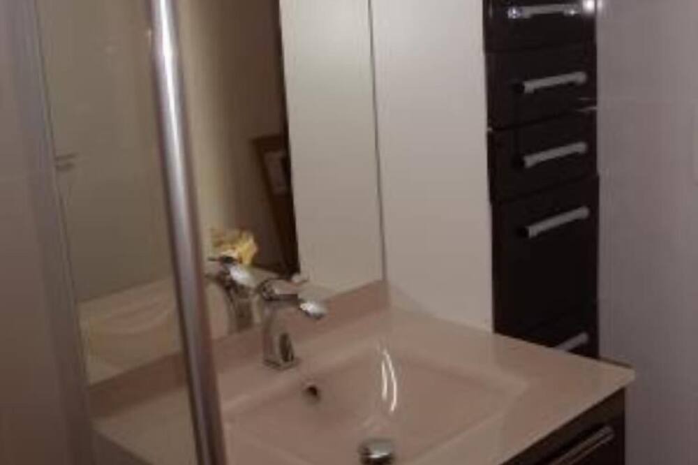 Photo of Bathroom in Dinard