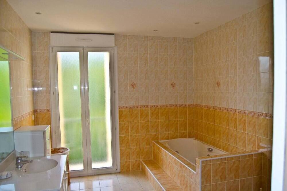 Photo of Bathroom in Cassagnes