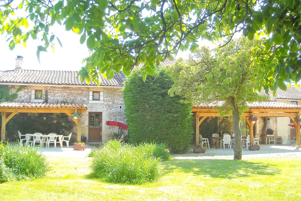 Photo of Outdoor in La Chapelle-Pouilloux