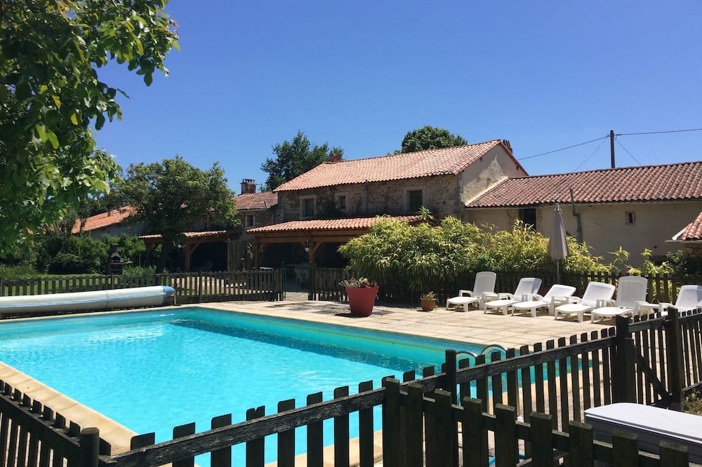 Photo of Outdoor in La Chapelle-Pouilloux