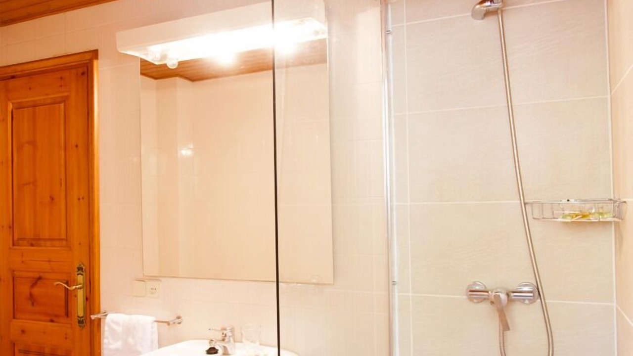 Photo of Bathroom in Les