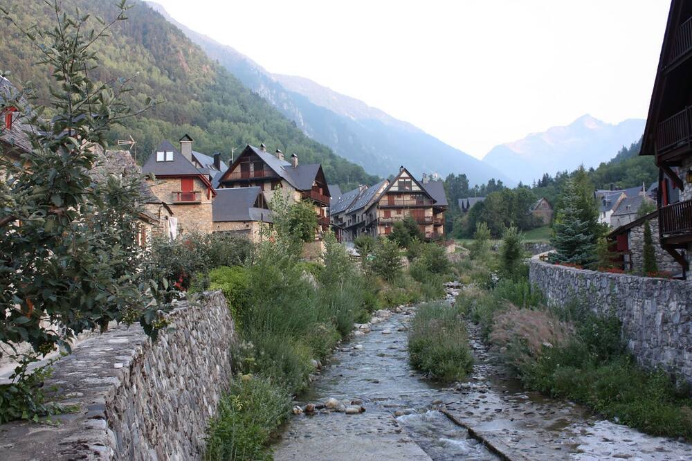 Photo of Outdoor in Arties