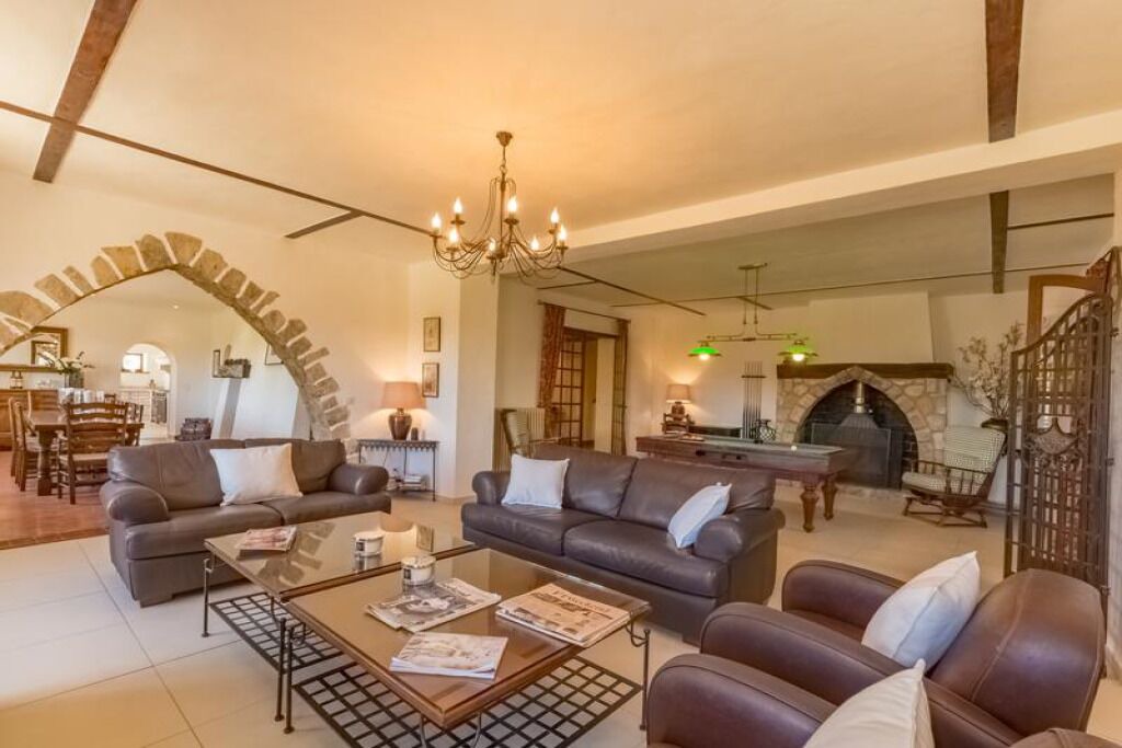 Photo of Livingroom in Fox-Amphoux