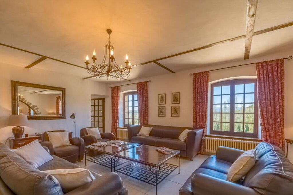 Photo of Livingroom in Fox-Amphoux