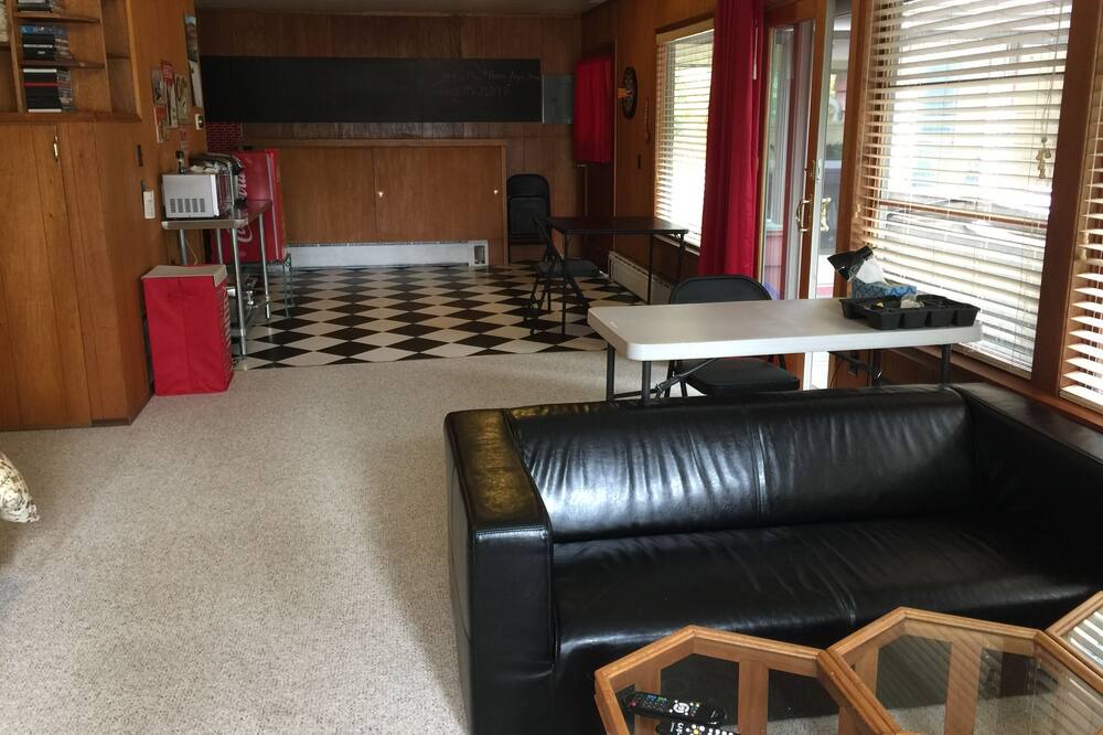 Photo of Livingroom in Lake Morton-Berrydale