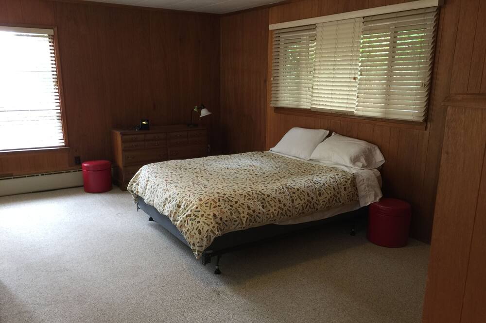 Photo of Bedroom in Lake Morton-Berrydale