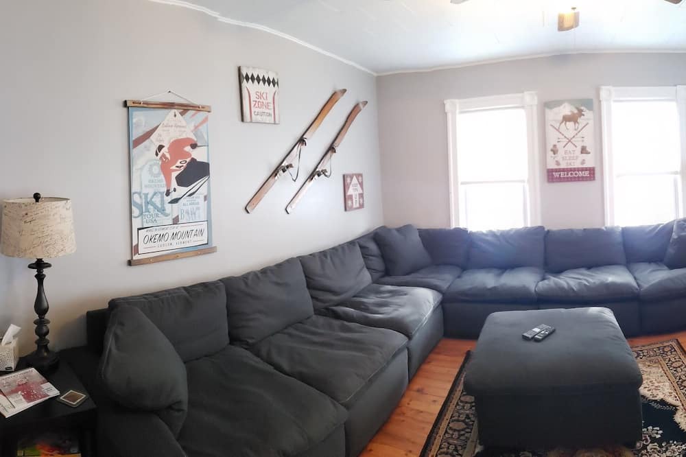 Photo of Livingroom in Ludlow