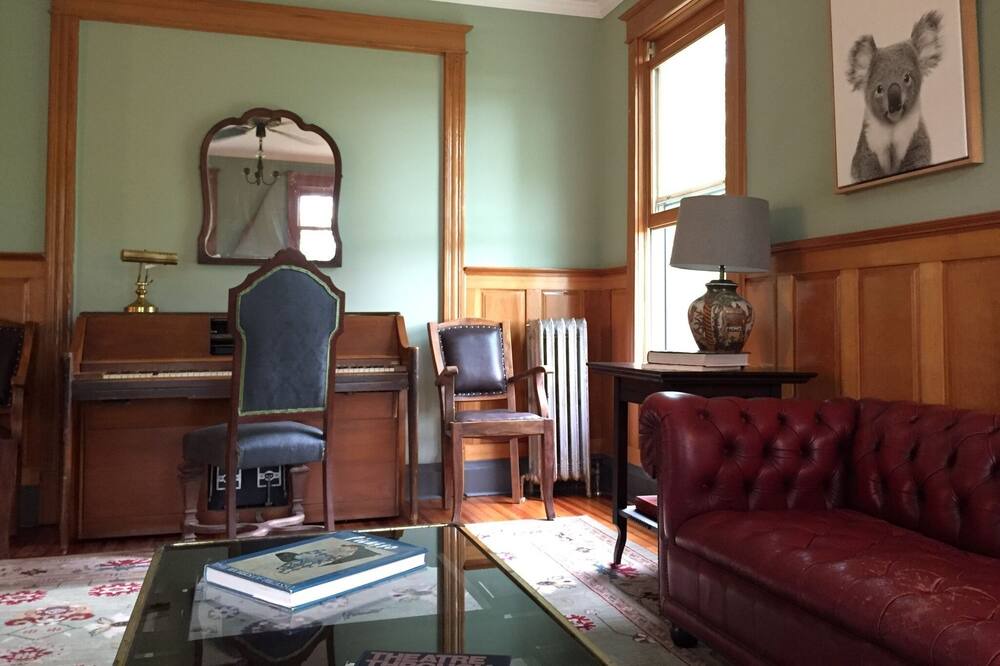 Photo of Livingroom in West Camp