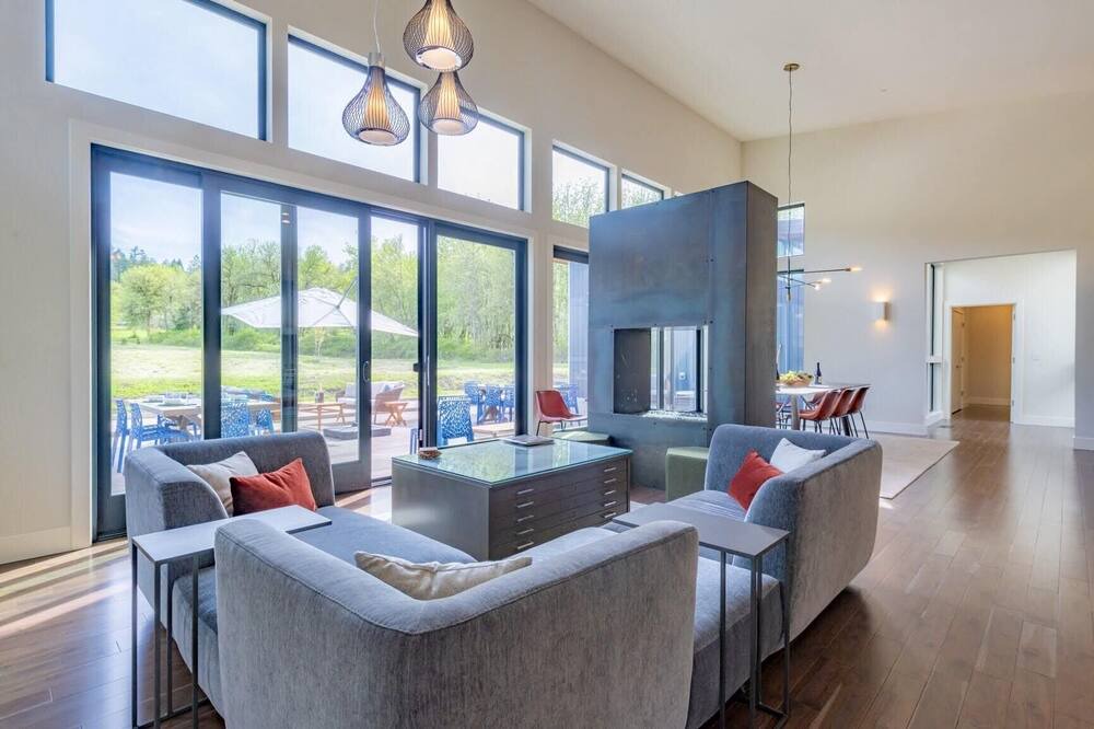 Photo of Livingroom in McMinnville