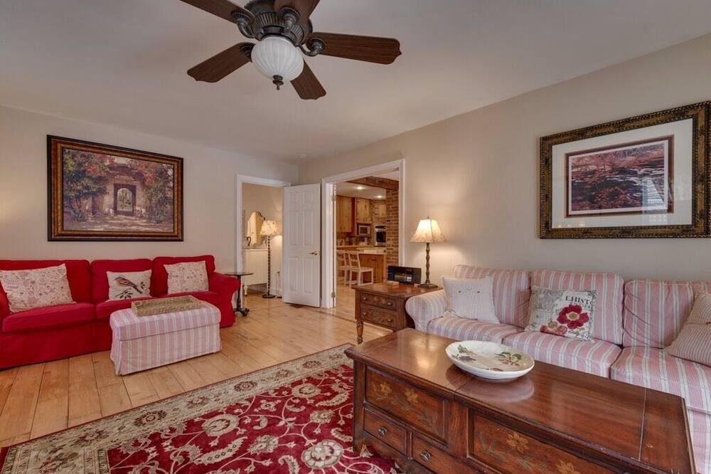 Photo of Livingroom in Old Town Historic District
