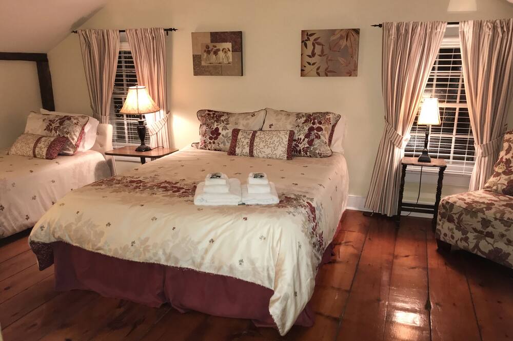 Photo of Bedroom in Old Town Historic District