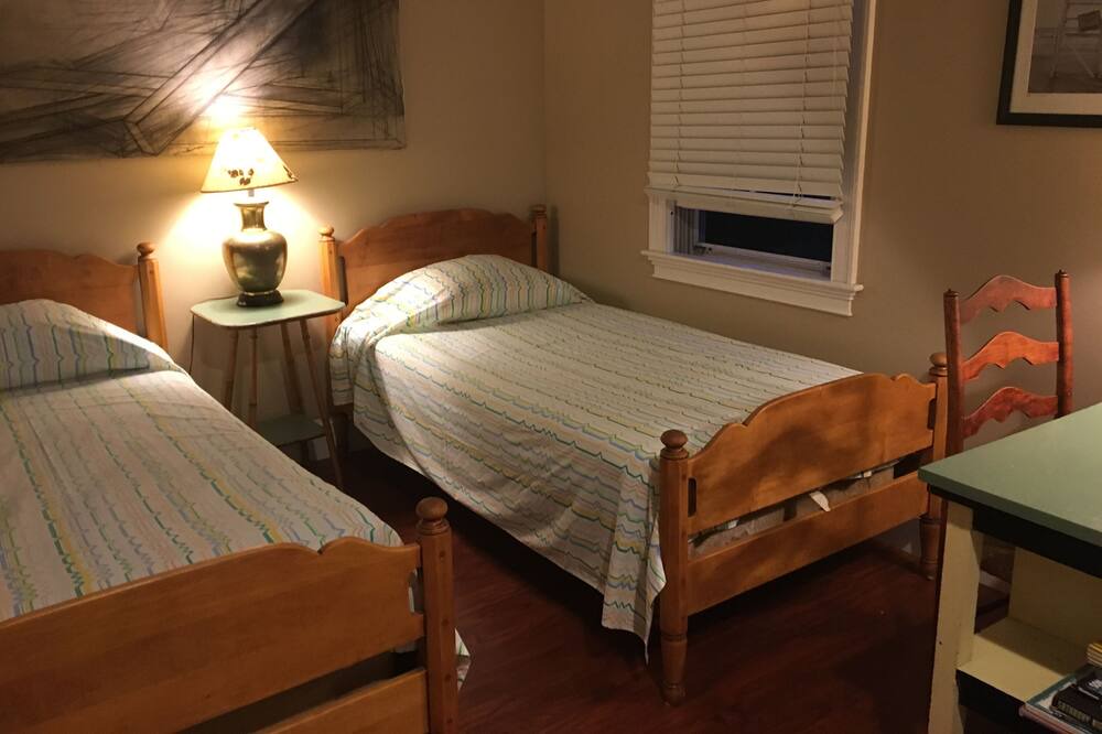 Photo of Bedroom in Jamestown
