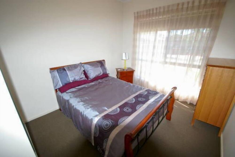 Photo of Bedroom in Largs North