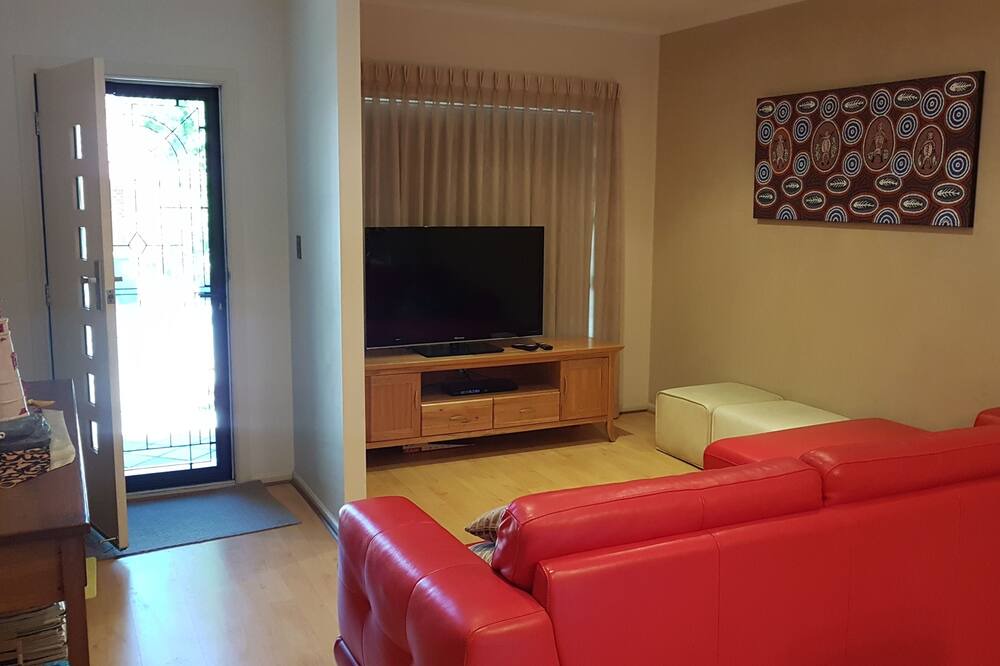 Photo of Livingroom in Largs North